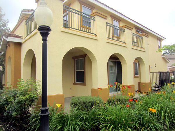 Building Photo - 1310 Estel Dr