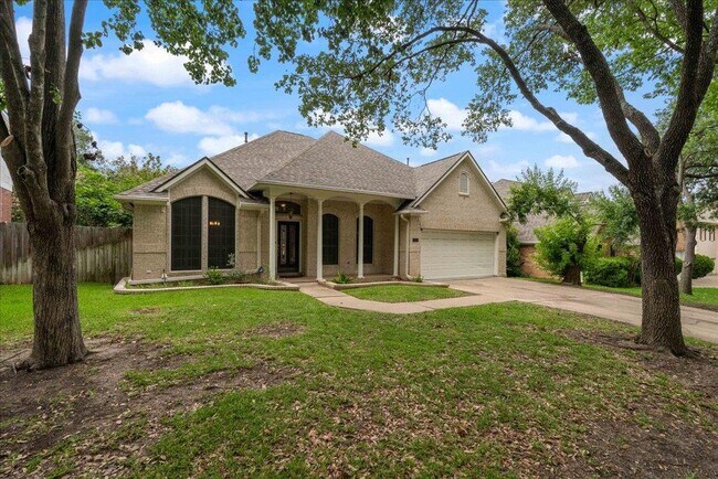 Foto del edificio - 1414 Dapplegrey Ln
