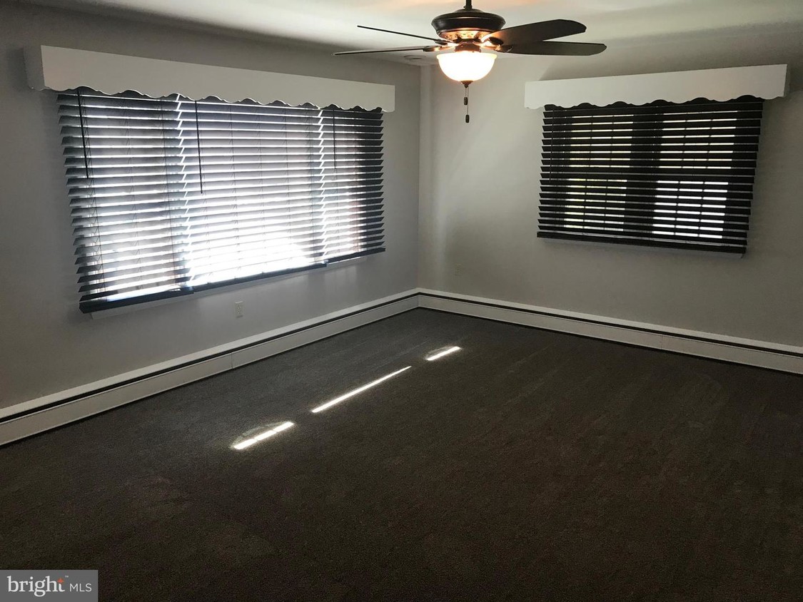 Foto principal - 1343 Harding Ave