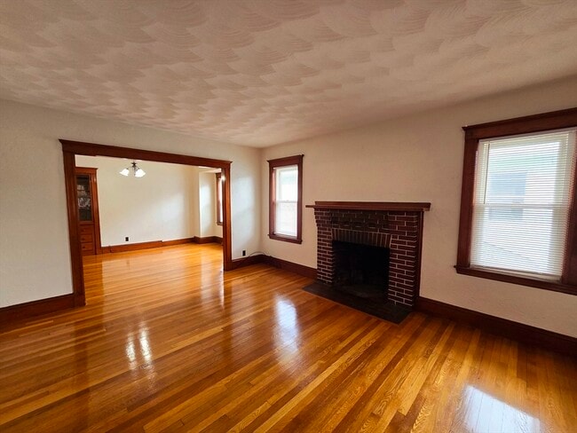 Building Photo - 42 Cushing St