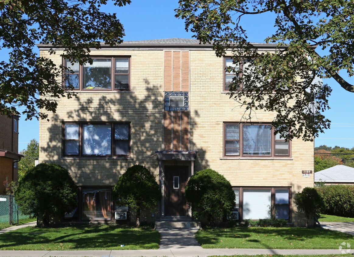 Building Photo - 2103-2105 Howard St