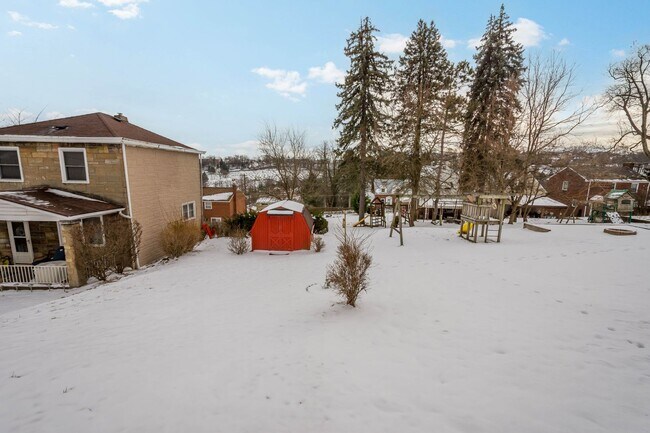 Foto del edificio - READY FOR MOVE-IN! Don't miss this FULLY RENOVATED 3-bedroom in Baldwin!