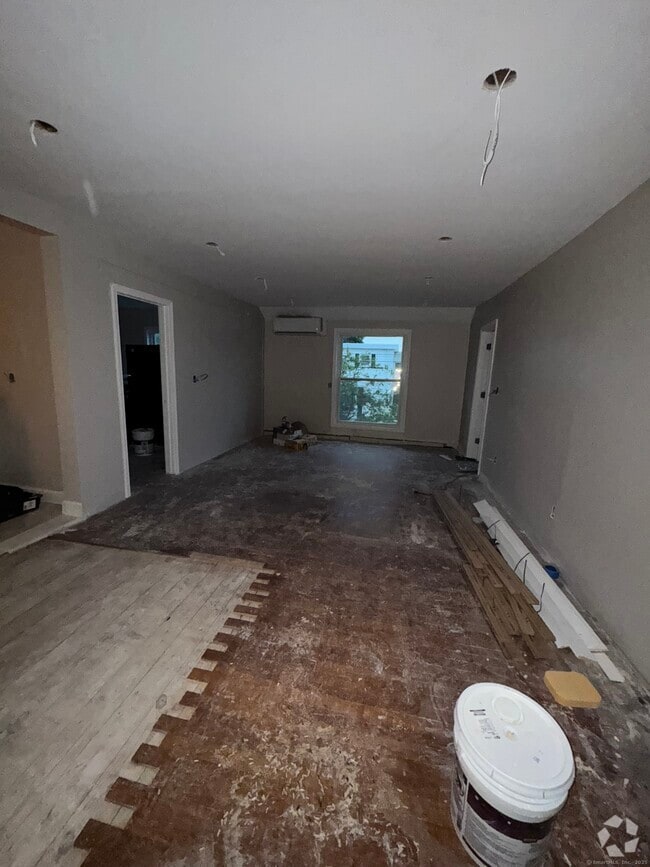 Building Photo - 1012 Dixwell Ave
