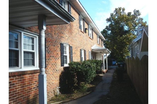 Building Photo - Hillside Ave Apartments