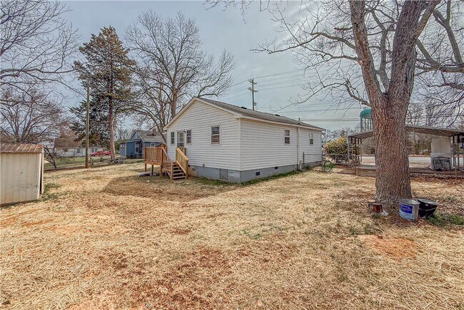 Foto del edificio - 937 E Main St