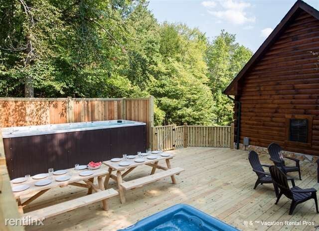 Foto del edificio - 3029 Birds Creek Rd