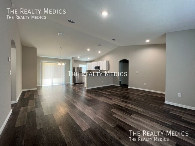 Building Photo - 26 Emerald Trail