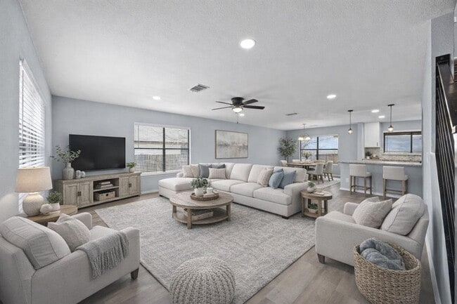 Building Photo - 2928 Donnell Dr