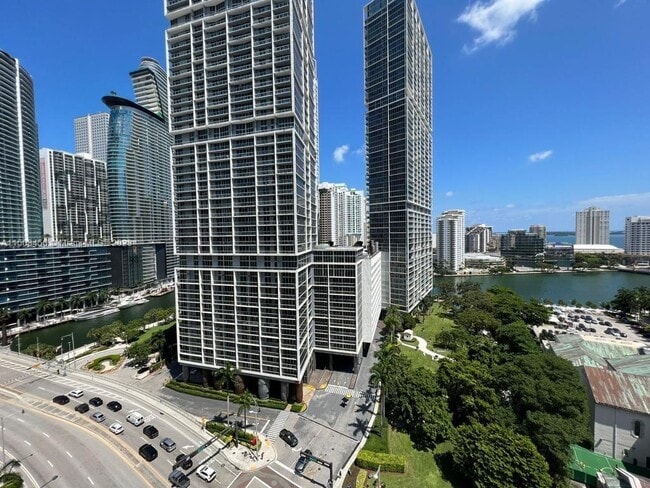 Building Photo - 500 Brickell Ave
