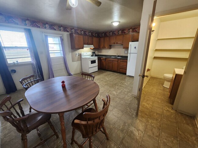 Foto del edificio - 6233 Mountain View Dr