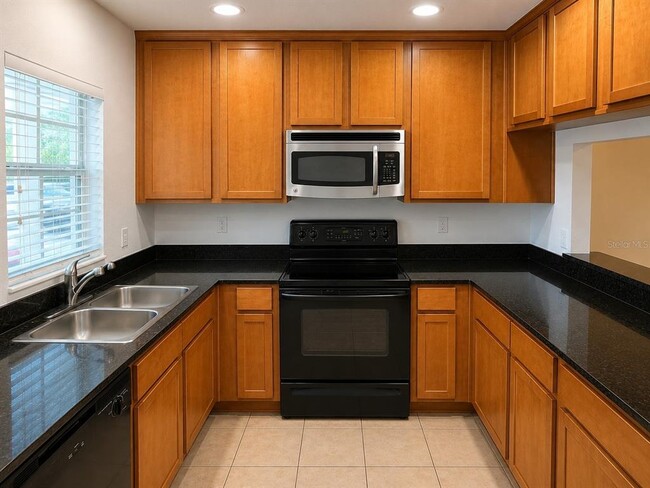 Building Photo - 9410 Charlesberg Dr