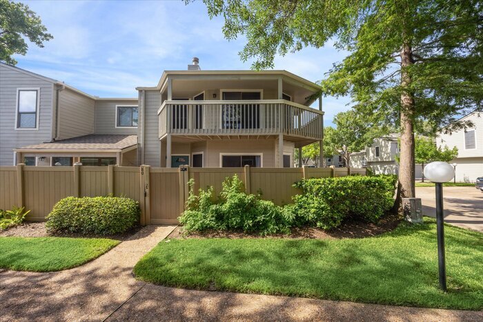 Foto principal - 2379 Briarwest Blvd