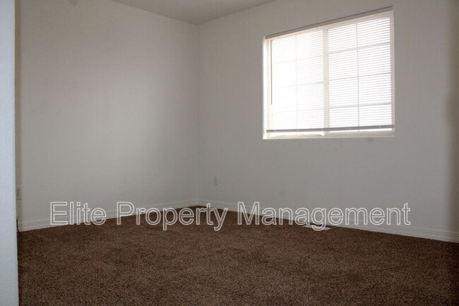 Building Photo - 169 S Stardust Dr