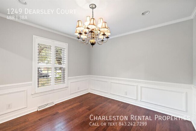 Foto del edificio - 1249 Dearsley Ct