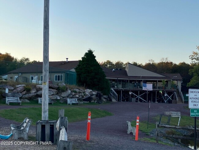 Foto del edificio - 180 Penn Forest Trail