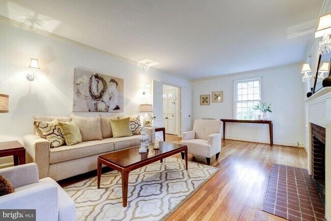 Foto del edificio - 6623 32nd St NW