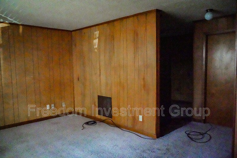 Primary Photo - 204 Mavis Ln