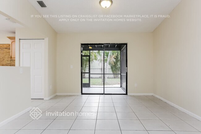 Building Photo - 4915 SW 12th St