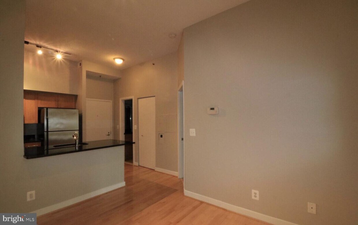 Primary Photo - 7500 Woodmont Ave