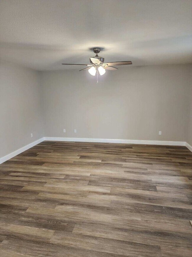 Foto del edificio - 3-Bedroom Single-Family Home Right off 10th Street in Cookeville