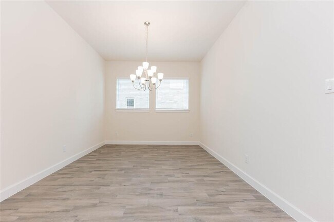 Building Photo - 26927 Brighton Valley Way