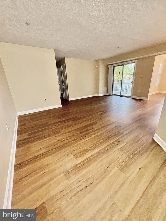 Foto del edificio - 6000 St Ignatius Dr