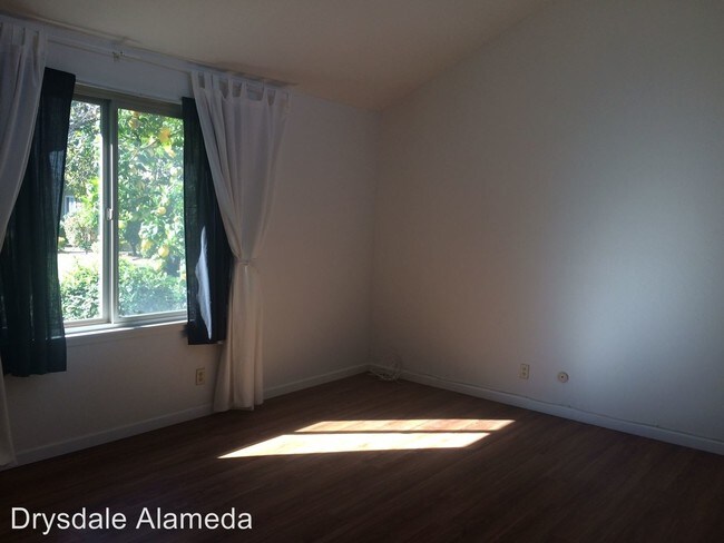 Foto del edificio - 3208 Phoenix Ln