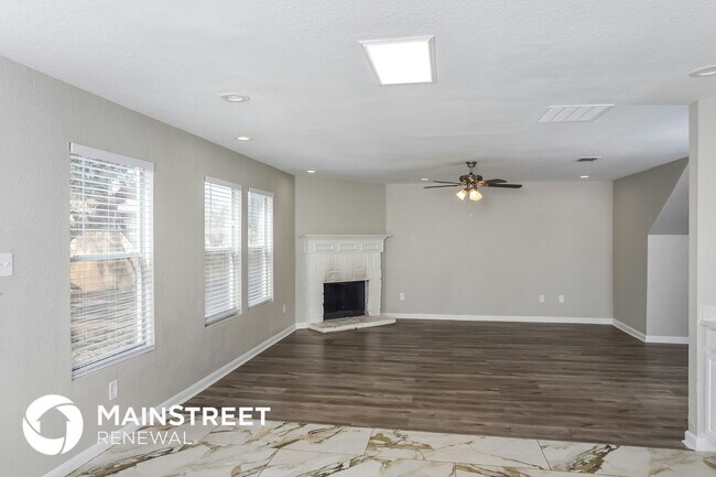 Foto del edificio - 8111 Ashwood Pointe