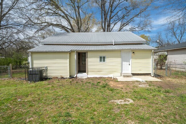 Foto del edificio - Fully Renovated 3BR/2BA Home in Pell City ...