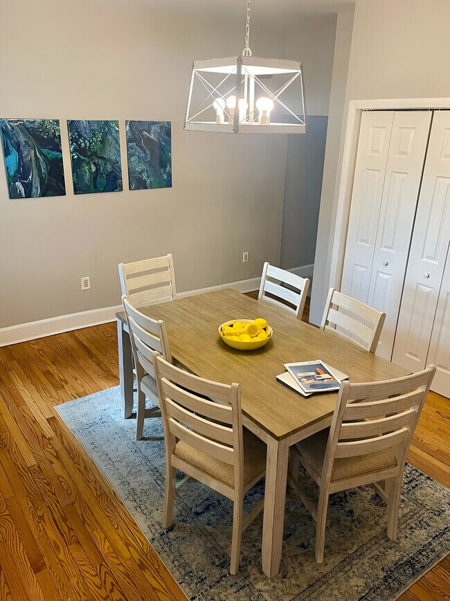 Foto del edificio - 4710 Fowler St