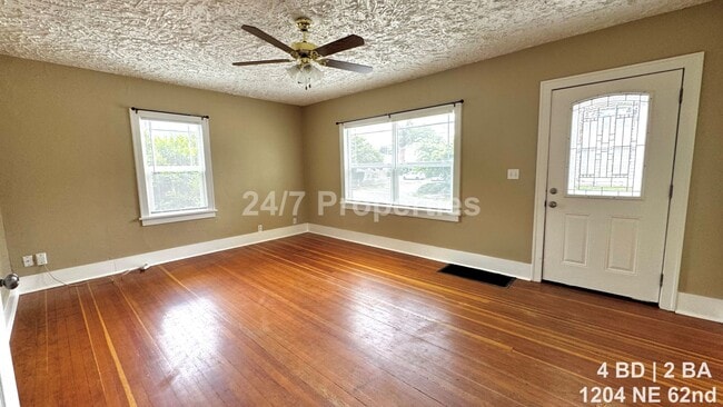 Building Photo - Charming 4 BD | 2 BA Bungalow with A/C - North Tabor