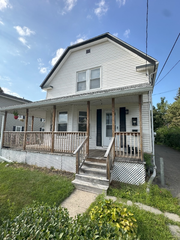 Building Photo - 23 Airlie St