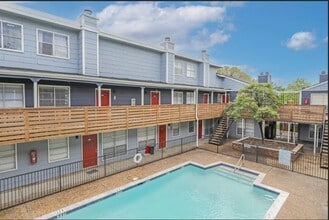 Building Photo - 2807 Bachman Dr