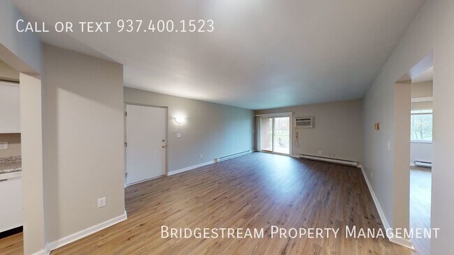Foto del edificio - Beautiful 2 Bedroom Upper Level Unit in Tr...