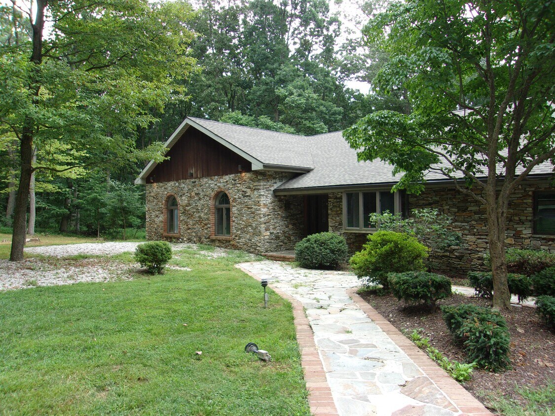 Primary Photo - 5187 Paes Rd