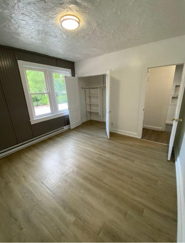 Foto del edificio - 694 Rutherford Ave
