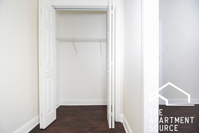 Photo - 3345 N Marshfield Ave Apartment