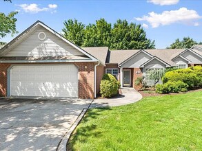 Building Photo - 805 Cedar Ln