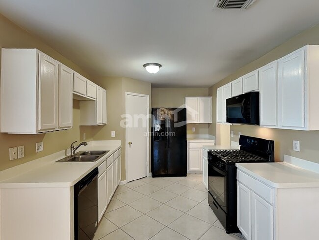 Foto del edificio - 8915 Chisholm Wood Ln