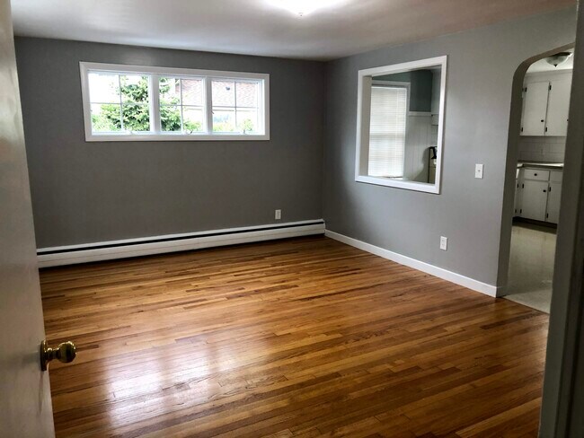 Foto del edificio - 236 Mapleton St