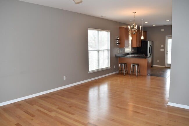 Building Photo - 2035 Golden Ridge Ln