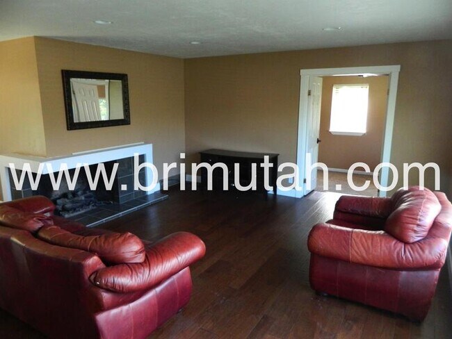 Building Photo - 624 E 4800 S