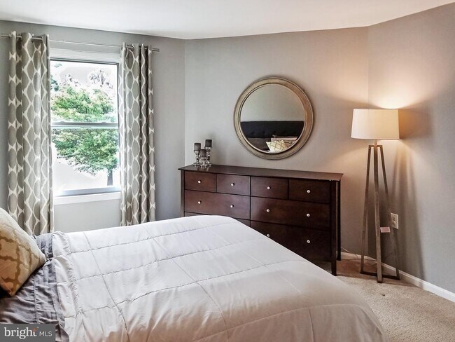 Foto del edificio - 4324 Pembrook Village Dr