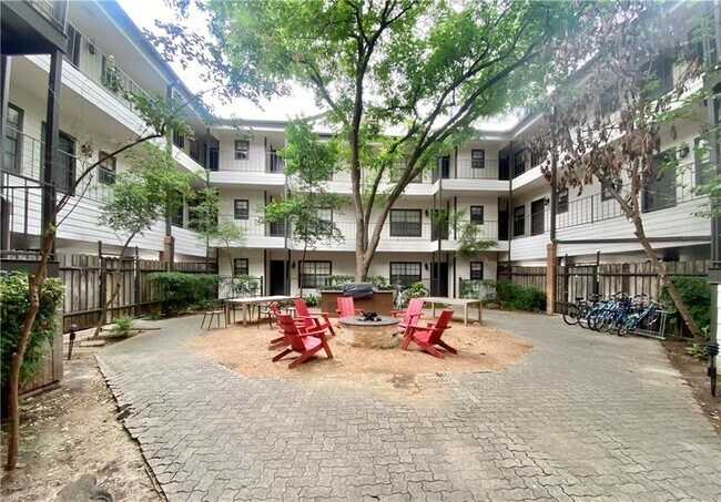 Foto del edificio - 203 E 31st St