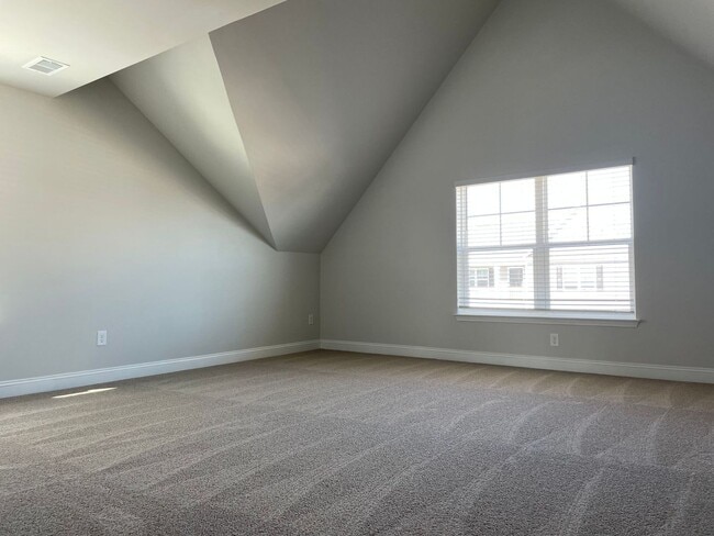 Building Photo - Newly built 5 bedroom/3 bath home in The P...