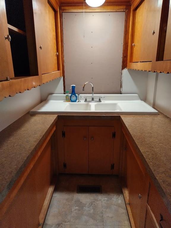 8 Woodland Ave Unit 1, Smithfield, RI 02917 Room for Rent in