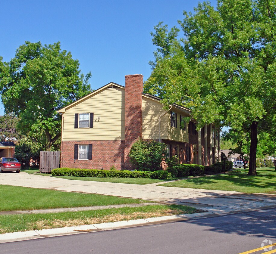 Building Photo - 12 Poinciana Dr