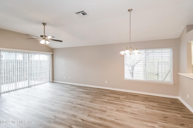 Foto del edificio - 7709 Mystic Point Ct W