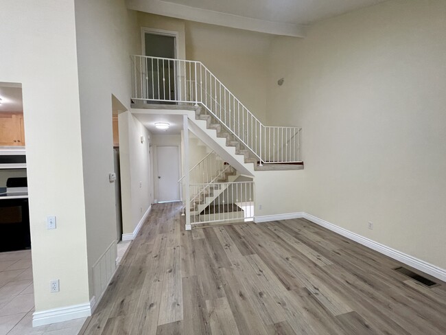 Building Photo - 5470 Baltimore Dr