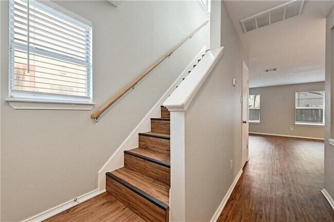 Building Photo - 9602 Nightjar Dr